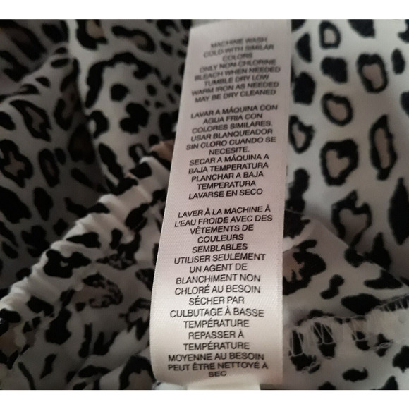 Chico's Wrinkle Resistant Top Blouse Women's Size 3- XL/ 16 Leopard Print Front - Picture 10 of 10